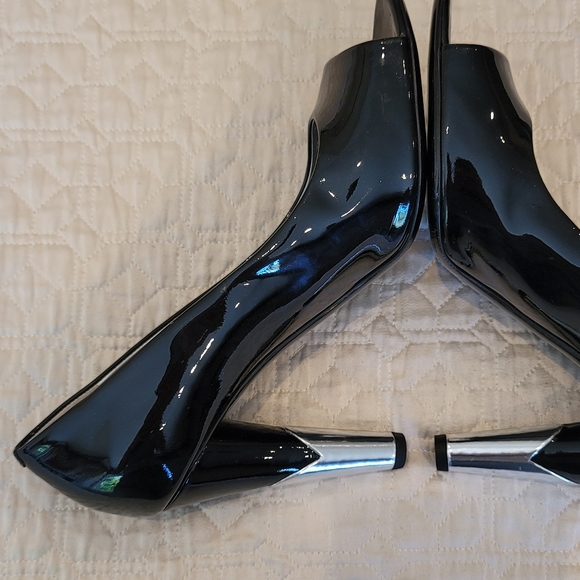 Like New CHANEL Black Heels - Picture 14 of 16